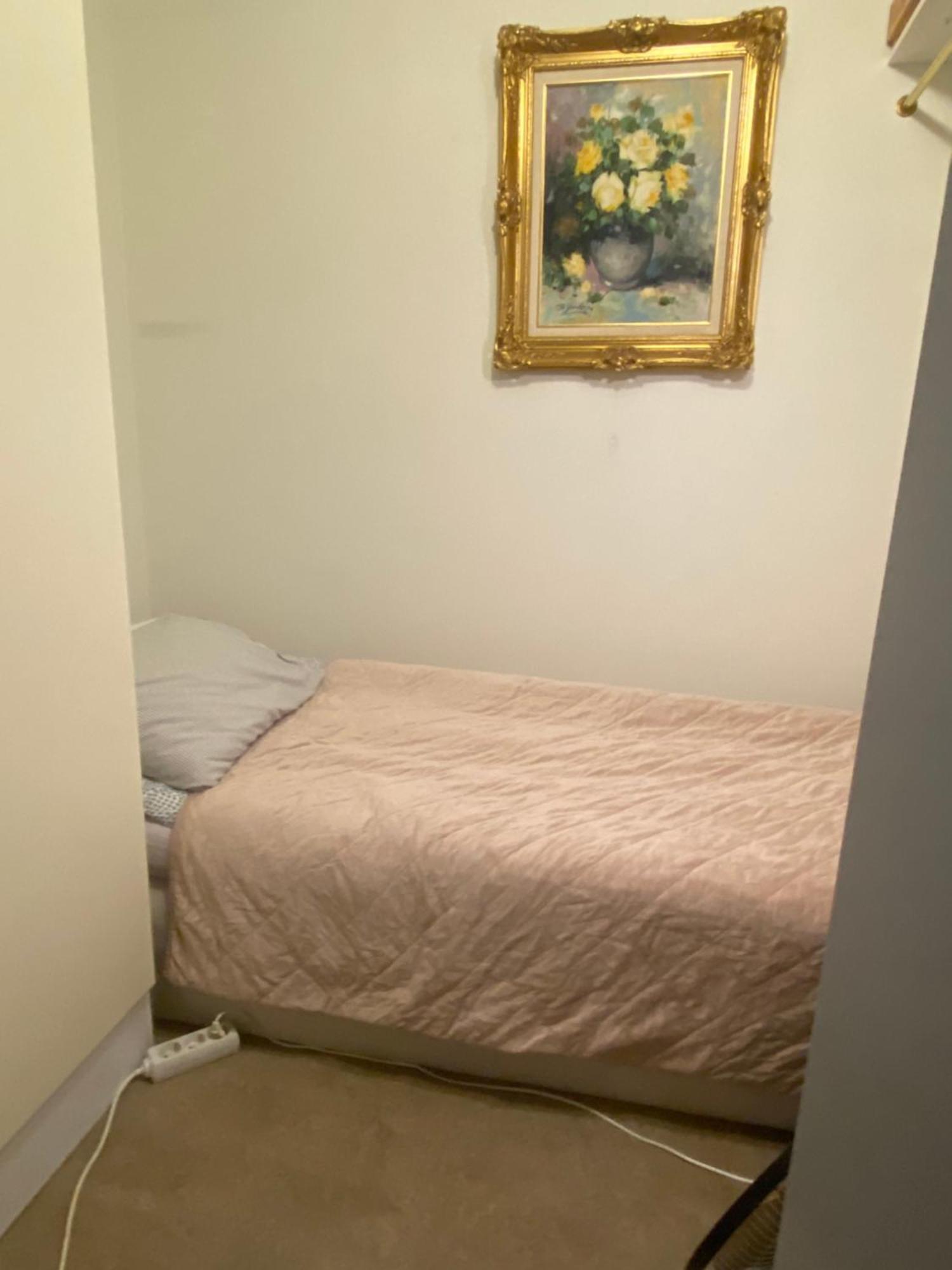 Rum i privatbostad Cozy Accommodation, Single Or Bed In Dormroom Göteborg